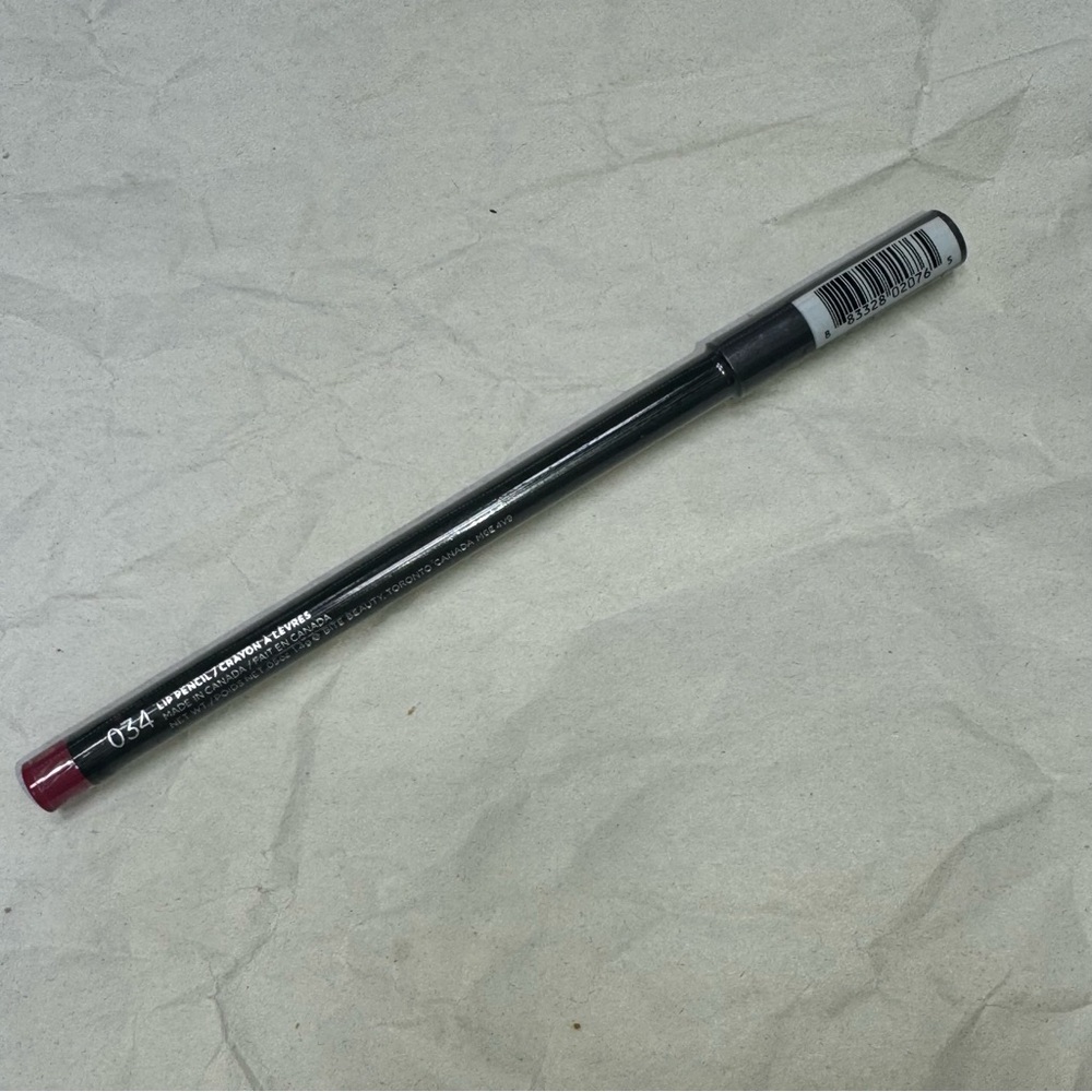 Bite lip pencil